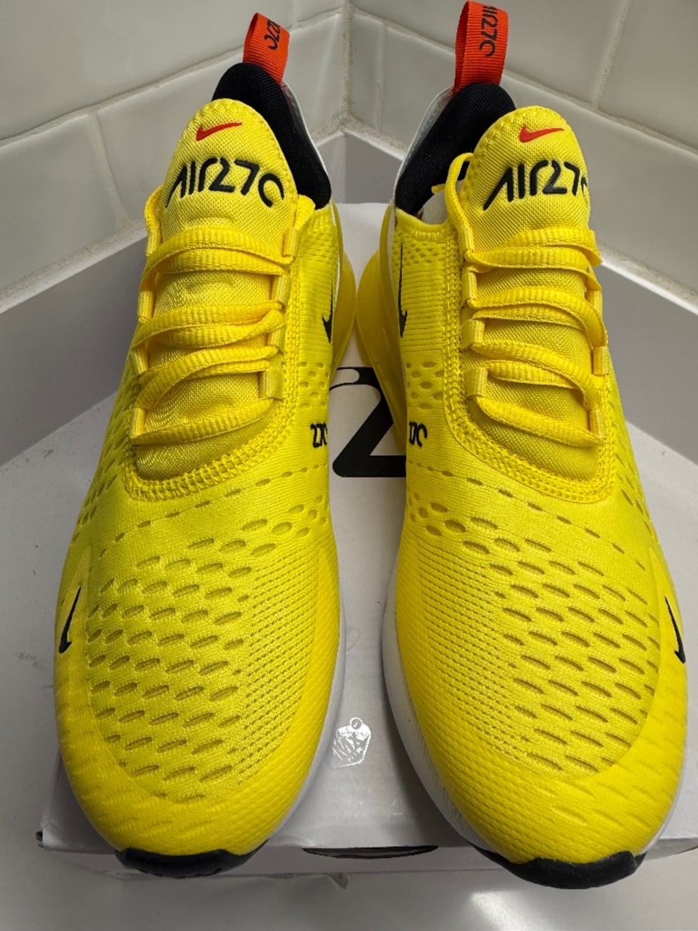 Nike AIRMAX 270 SNEAKERS - NEW WITH BOX - YELLOW Size 9